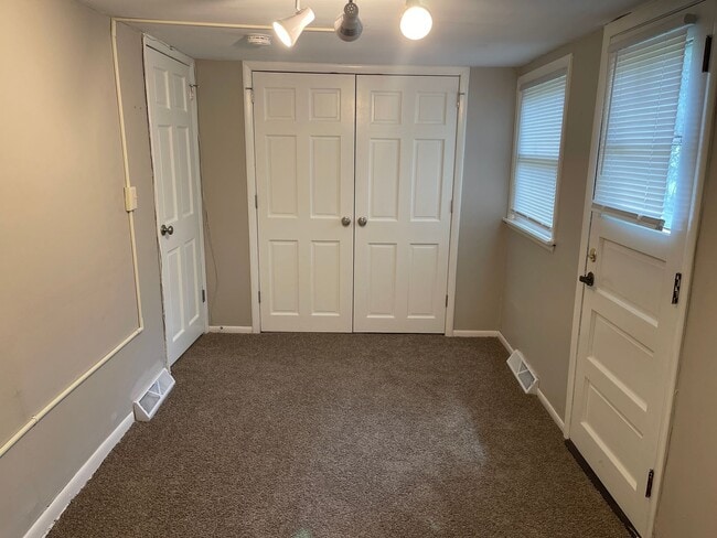 Building Photo - Roommate wanted to share charming cottage nestled in the woods!