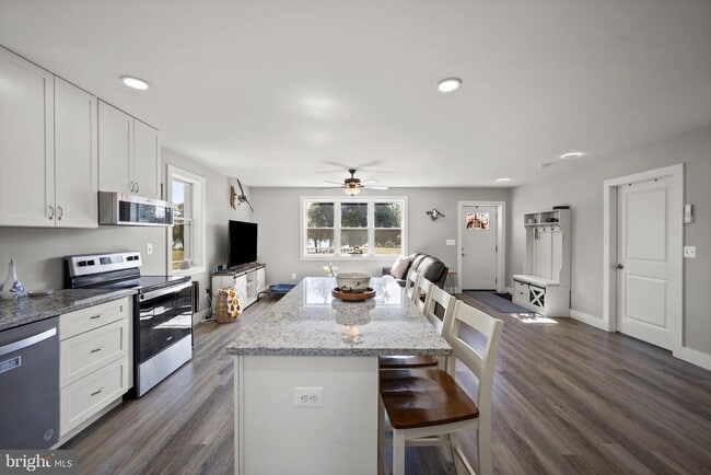 Building Photo - 11021 Bowerman Rd