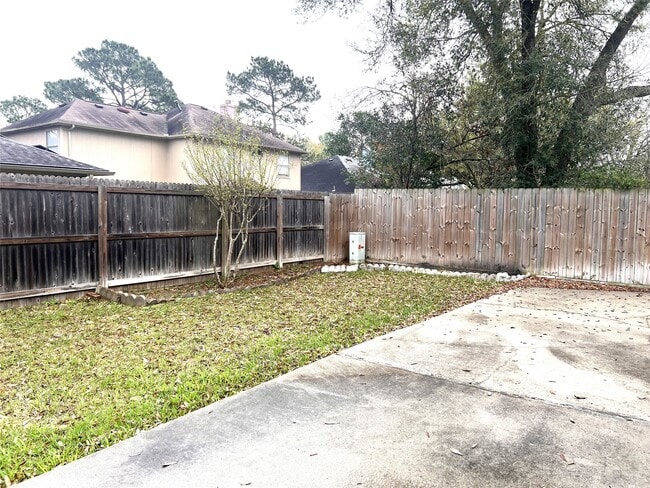 Building Photo - 8239 Squires Pl Dr