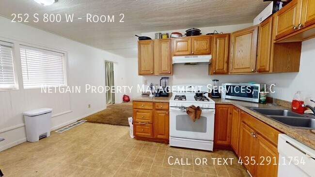 Building Photo - 252 S 800 W