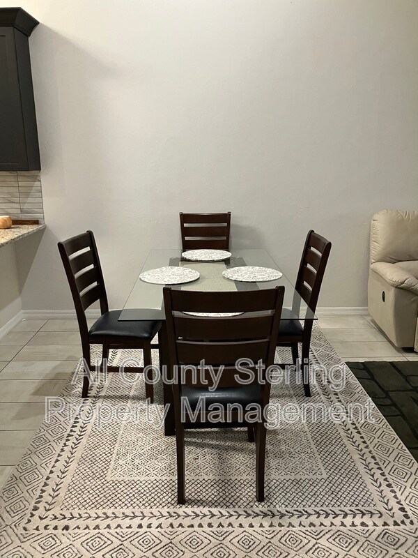 Building Photo - 4700 SW Archer Rd