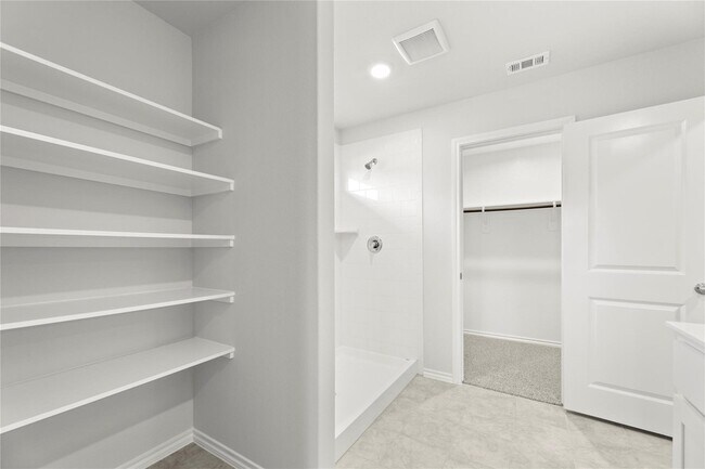 Building Photo - 317 Bent Oak Dr