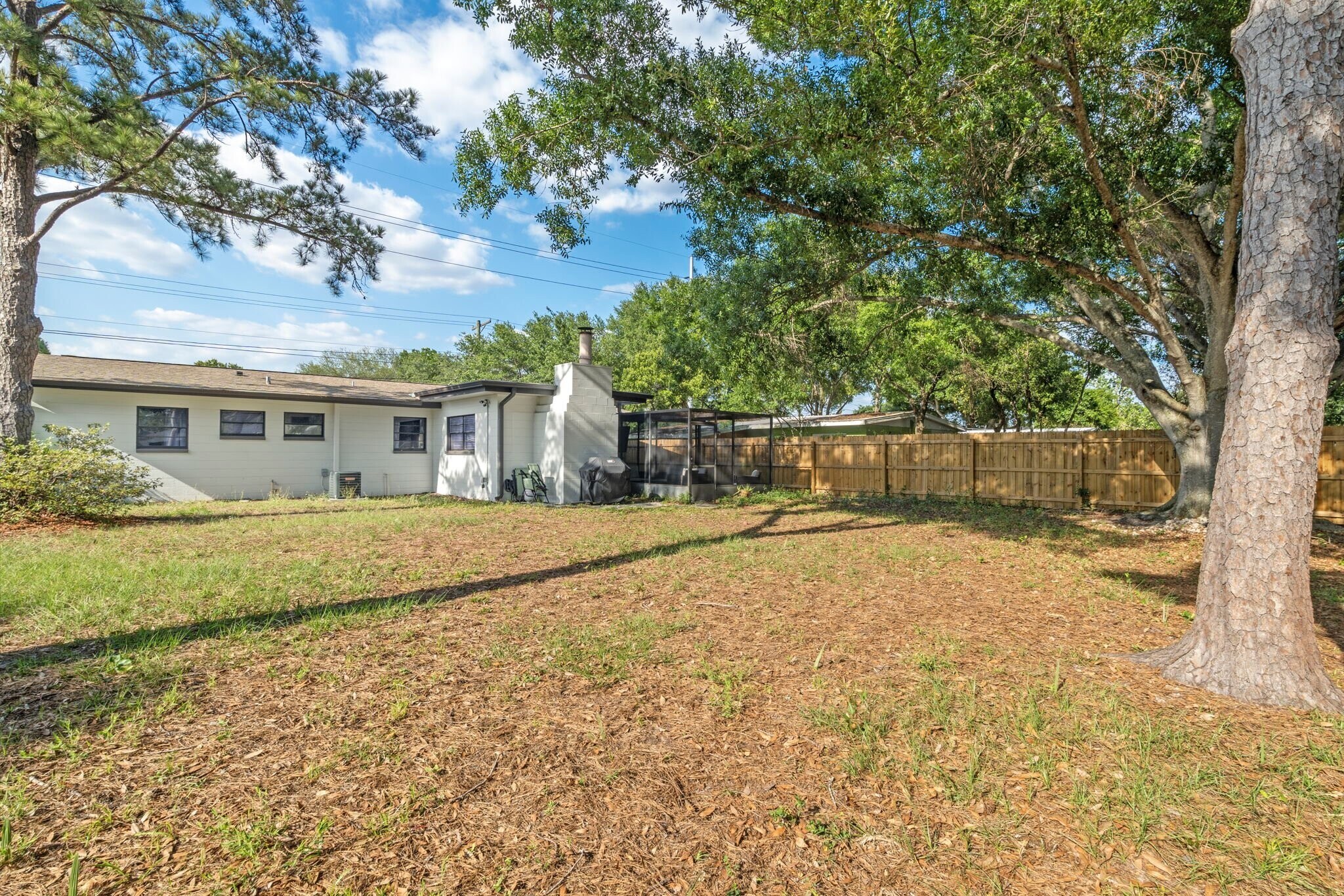 Building Photo - 4206 W Iowa Ave