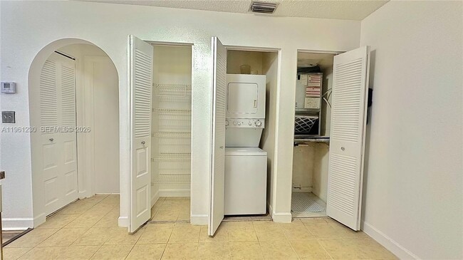 Building Photo - 10135 W Sunrise Blvd