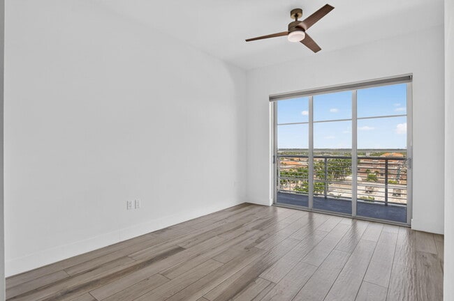 Building Photo - 155 E Boca Raton Rd
