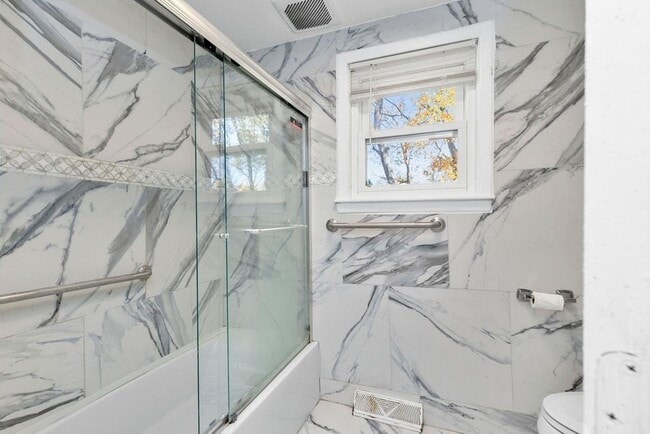 Building Photo - 96 Hill St