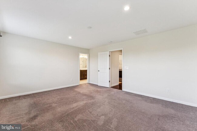 Building Photo - 43422 Robey Sq
