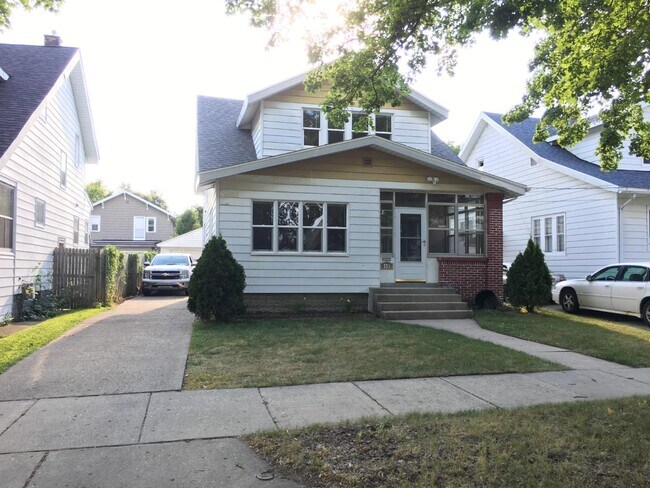 Building Photo - 253 Valley Ave SW