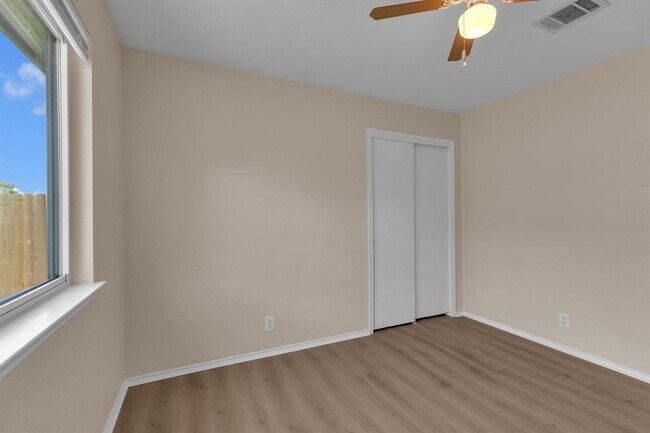 Building Photo - 111 David Dr