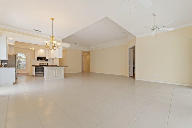 Building Photo - 9038 SE La Creek Ct