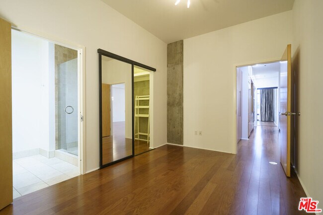 Building Photo - 1111 S Grand Ave