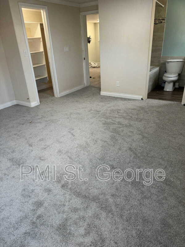 Building Photo - 1065 Canyon St