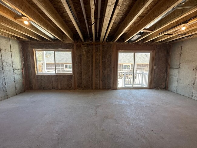 Building Photo - 5260 Acacia Dr