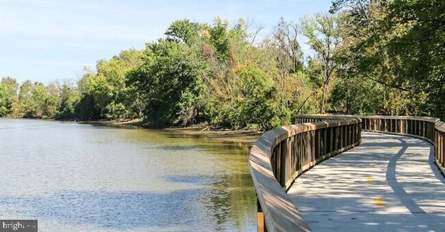 Building Photo - 1501 27th St SE