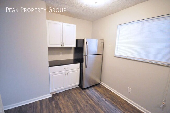 Building Photo - Available Now! 2 Bedroom apartment Located...