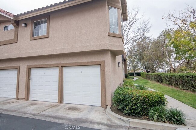 Building Photo - 29 Blue Oak