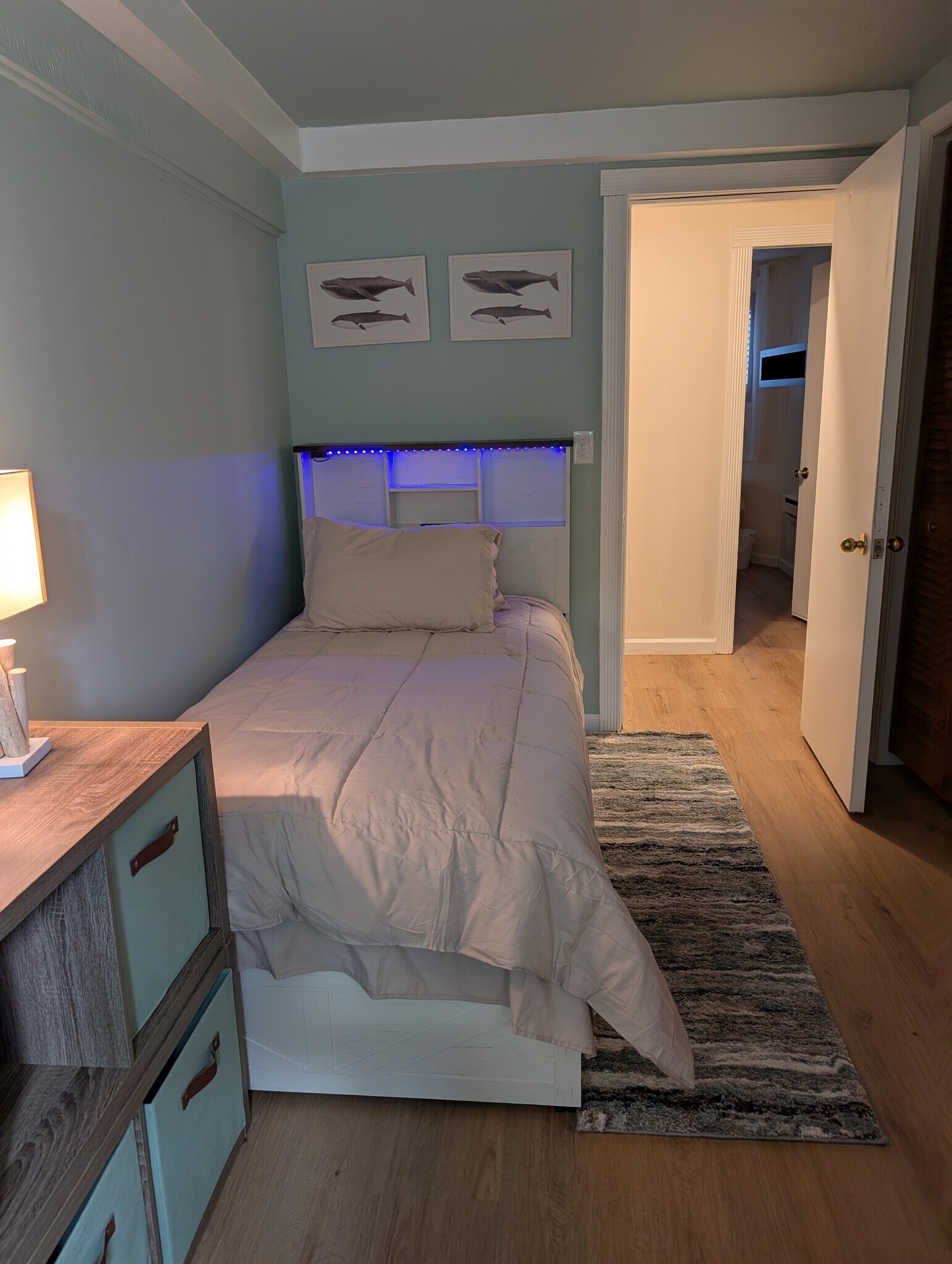 Room#4 - 12067 Gearhart Rd