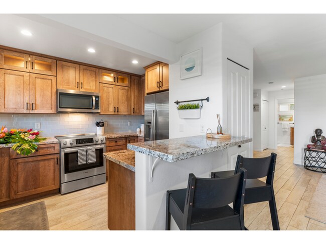 Building Photo - Fully Remodeled & Furnished – Villas at Ka...