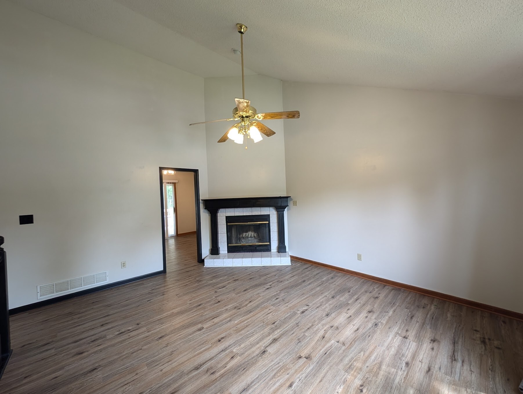 Building Photo - 1123 S 14th St