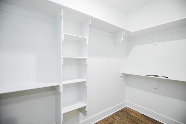 Building Photo - 47 Overton Dr