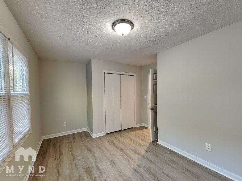 Building Photo - 870 Millard Farmer Rd