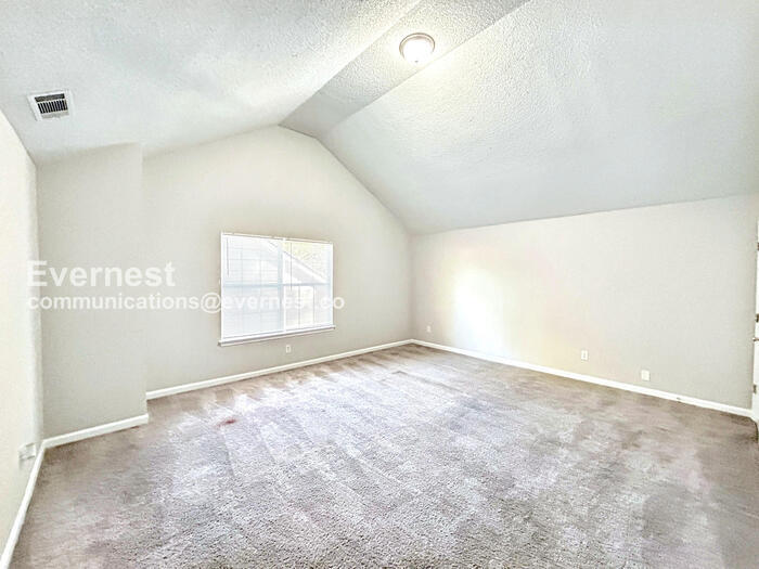 Building Photo - 6826 Derby Ave