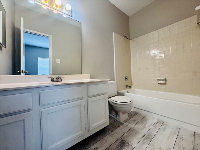 Building Photo - 7352 Regency Square Ct