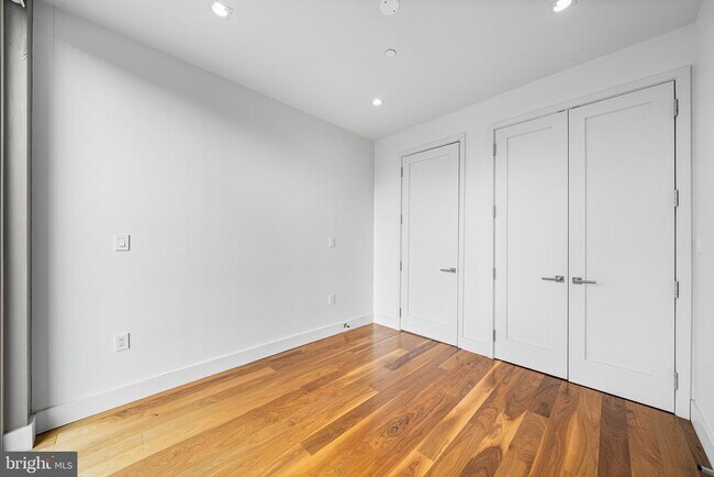 Building Photo - 621 S 24th St