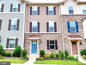 Building Photo - 5940 Tomahawk St