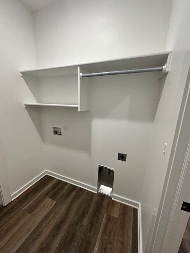 Building Photo - 5418 N Gray Dr