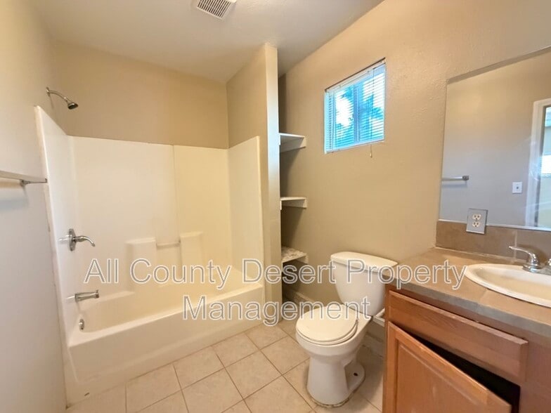 Building Photo - 43714 Aztec St