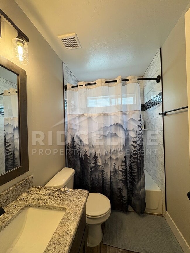 Building Photo - 806 E 1475 N