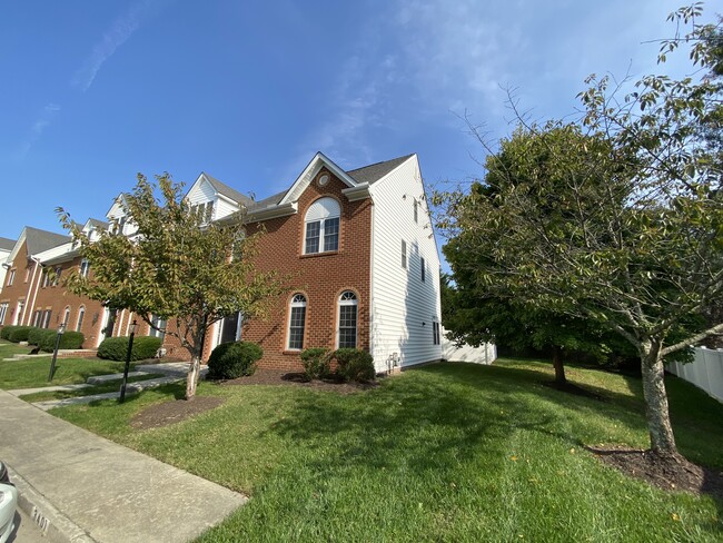 Building Photo - 3401 Bartley Pond Pl