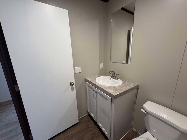 Building Photo - 114 Shady Grove Dr