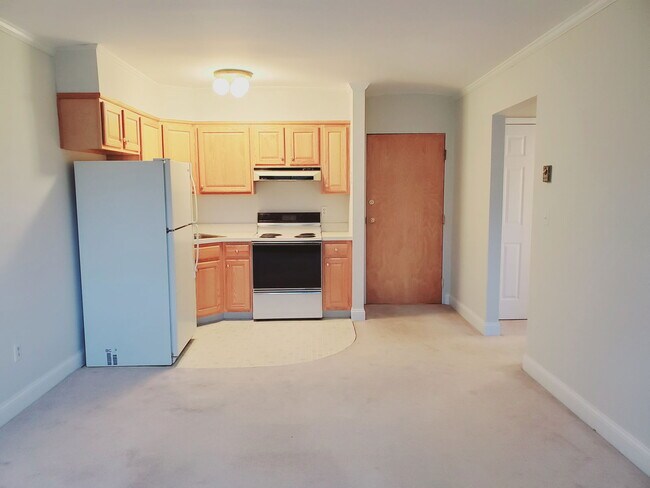 Primary Photo - 27 Oak St