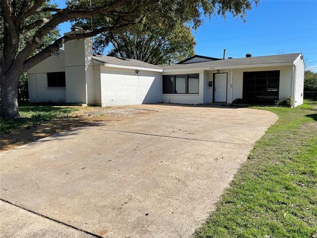 Building Photo - 3563 South Dr