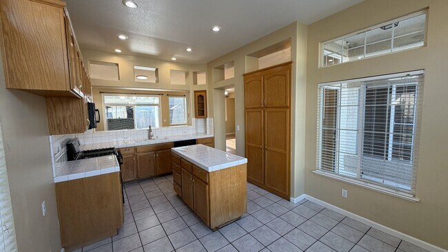 Building Photo - Single-Story Home for Lease – Manteca