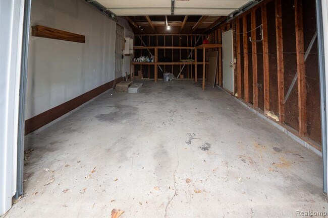 Building Photo - 1555 E South Blvd