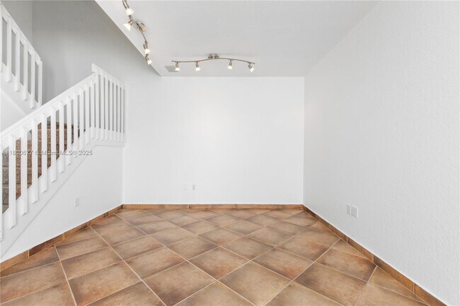Building Photo - 935 Corkwood St