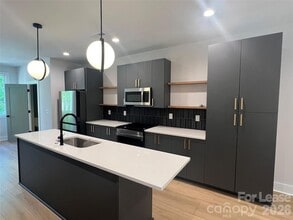 Building Photo - 1358 Briar Creek Rd