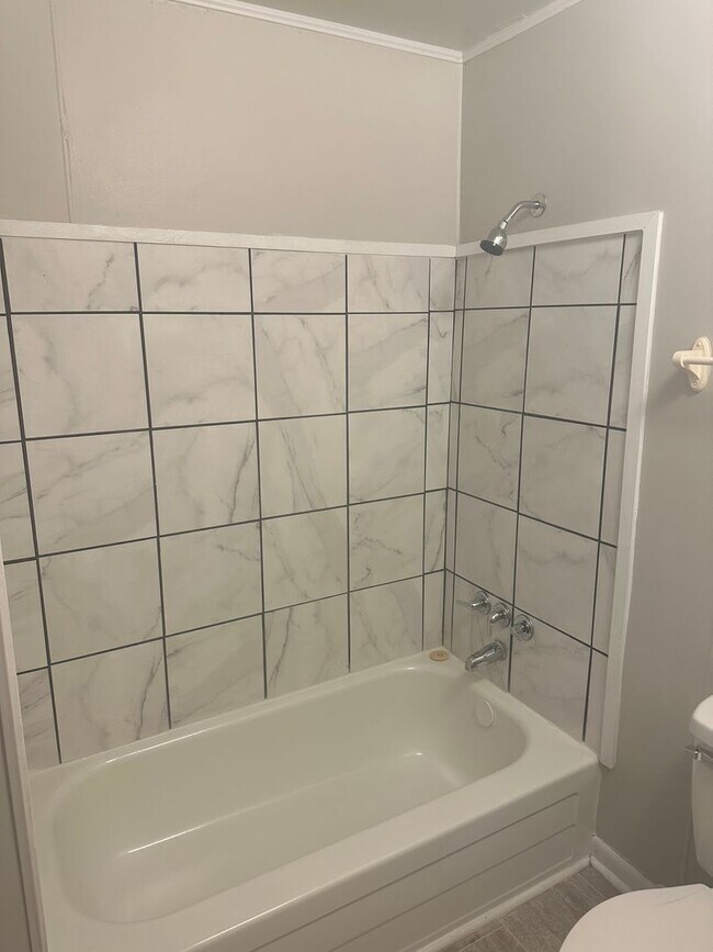 2 Bedroom, 1 Bath Duplex in Tullahoma conv... 107 Chamberlain Cir