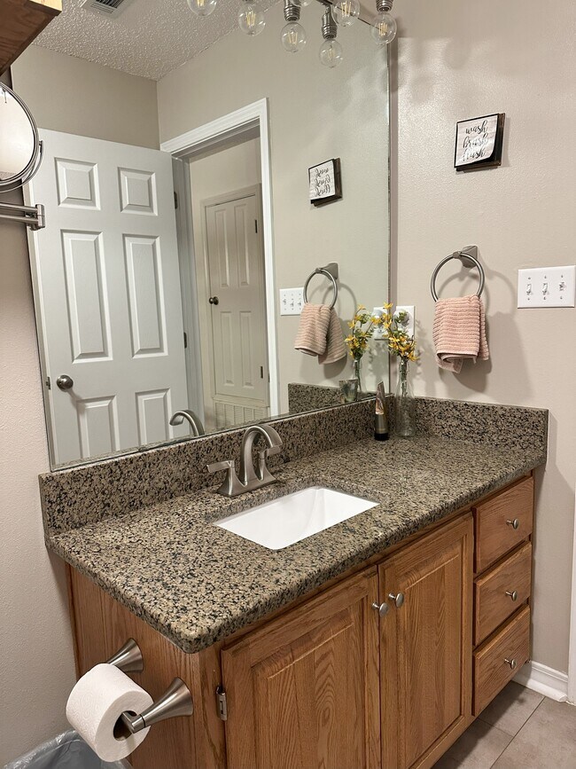 Building Photo - 292 Grandview Ave