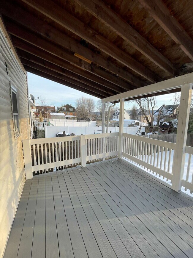 Building Photo - 618 Penn Ave