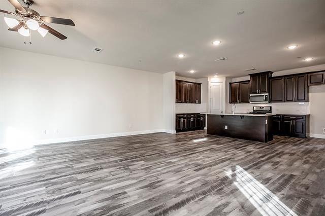 Building Photo - 930 Estelle Dr