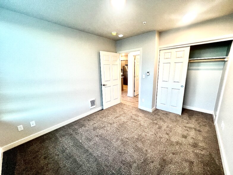 Building Photo - 2330 Yakima Ct