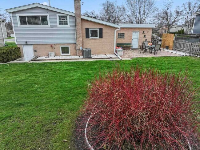 Building Photo - 212 Valerie Ct
