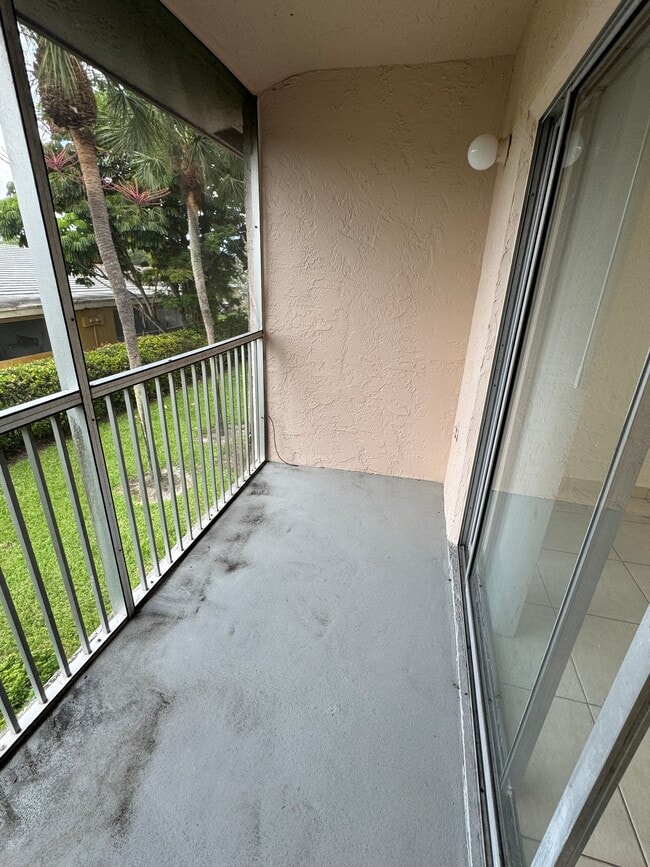 Building Photo - 8431 Royal Palm Blvd