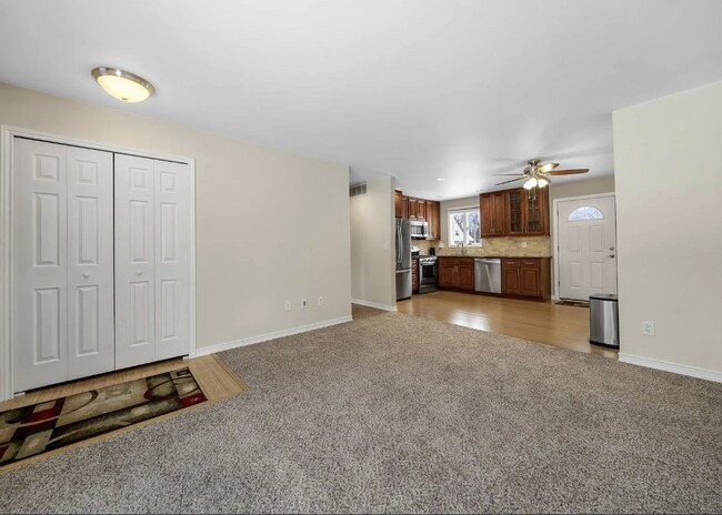 Building Photo - 23959 Springbrook Dr