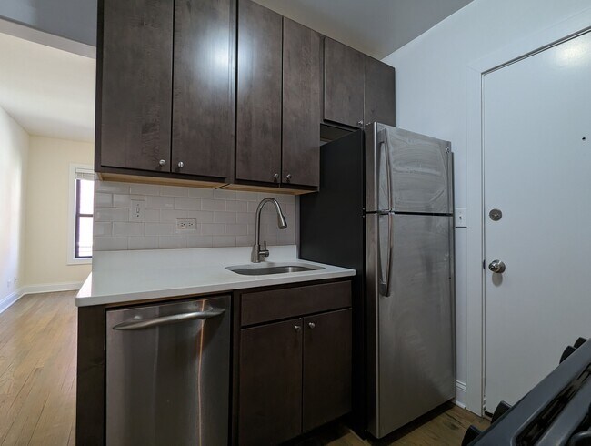Building Photo - 2641 N Spaulding Ave