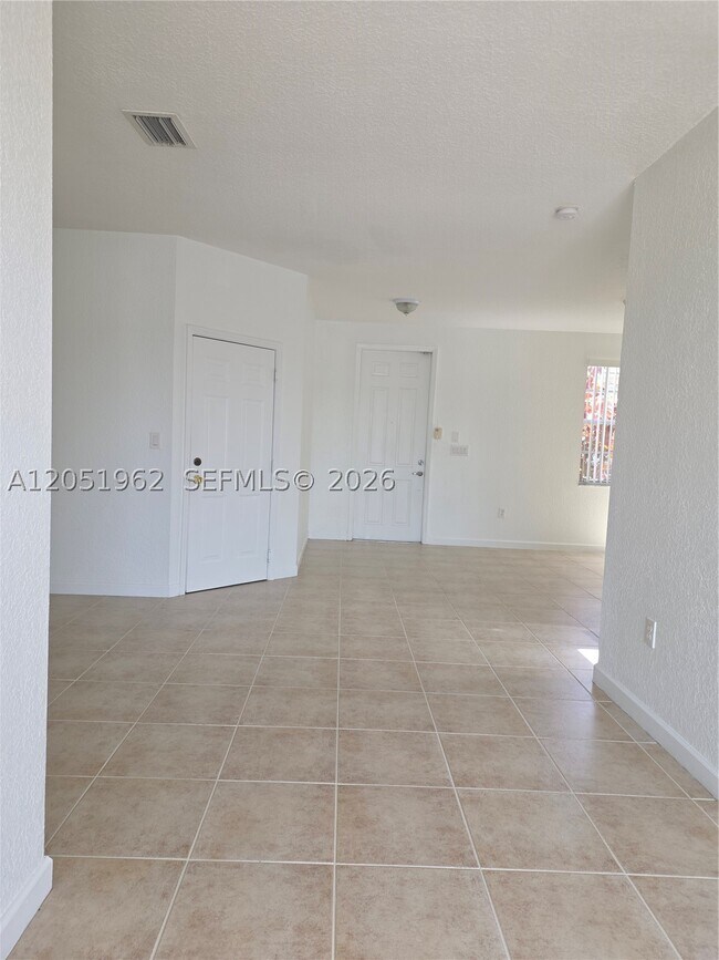 Building Photo - 15255 SW 9th Way